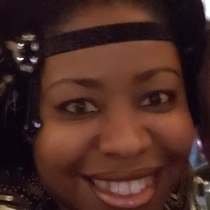 Meet your Posher, Lorrie